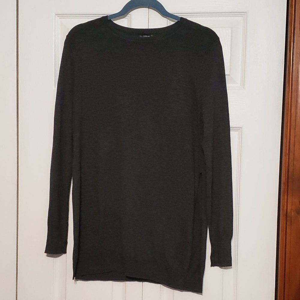 Zara dark grey long sleeve Tunic sweater with side slits size small